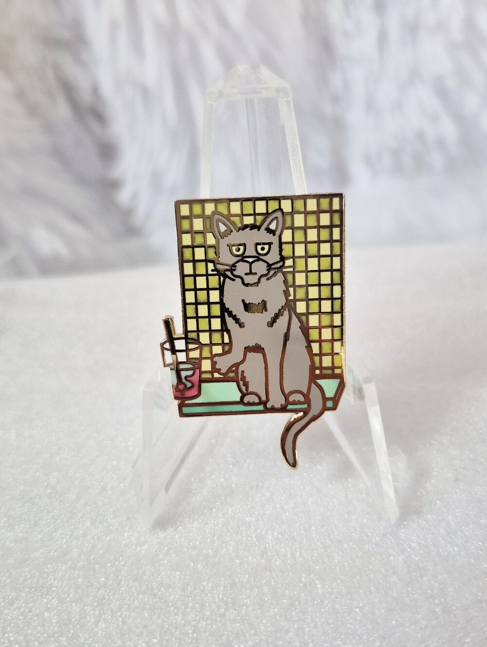 5/$25 Cat Knocking Glass Over Pin